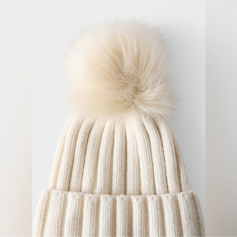 Aritzia Sunday Best Faux Fur Pom Cuffed Beanie | Black - Picture 3 of 8